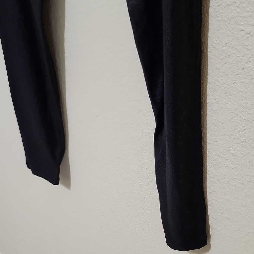 Chic Black Leggings - Picture 6 of 7